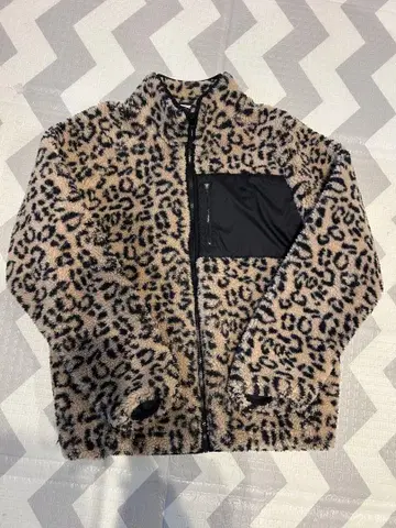 PUMA 레오파드 무늬 플리스 자켓 M