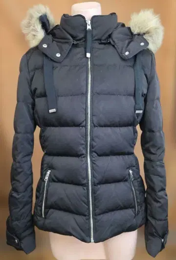 ZARA 퍼 후드 블랙 다운 자켓 여성용 y48