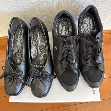 블랙 펌프스와 스니커즈 2켤레 22cm