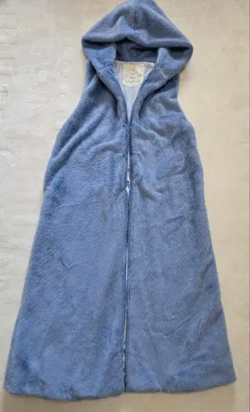 시루무린 후드 부착 라이트 블루 에코 퍼 롱 베스트