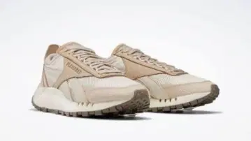 Reebok CLASSIC x PLEASURES 리복 28