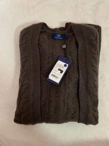 새상품 택 포함 몽골산 캐시미어 100 두툼하고 부드러운 니트 가디건