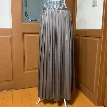 언타이틀 뷰티풀 그레이 주름 플리츠 롱 스커트 광택 있음