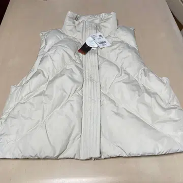 LOWRYS FARM 화이트 충전솜 베스트