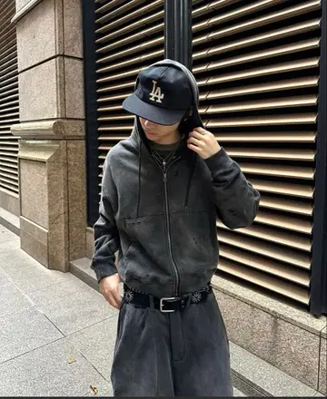 페이드 가공 서멀 도킹 데미지 지퍼 후드티