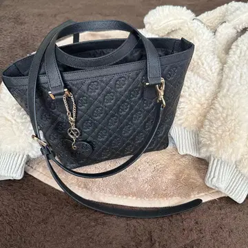 크리스마스에 PINKY & DIANNE 블랙 퀼팅 숄더백