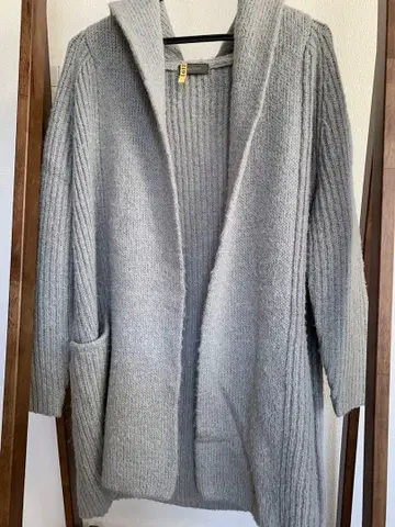 그레이 후드 부착 니트 가디건