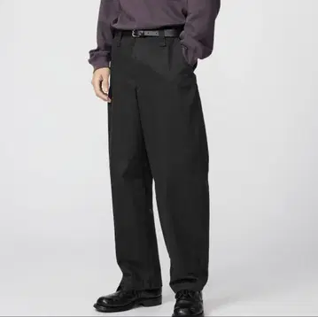 유니클로 Uniqlo U 와이드핏 치노 블랙 허리 70cm