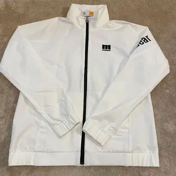 먼싱웨어 로고 부착 후드 부착 자켓 ( L 사이즈 )