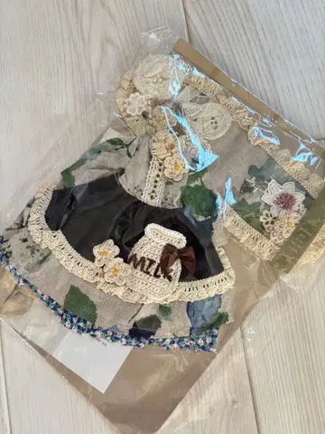 작가 네오 브라이스 아웃핏 꽃무늬 레이스 달린 드레스