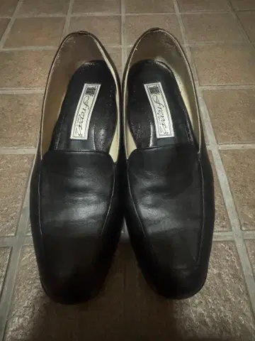 블랙 가죽 로퍼 약 3cm 힐