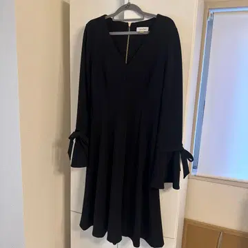 Calvin Klein 블랙 사이즈 4