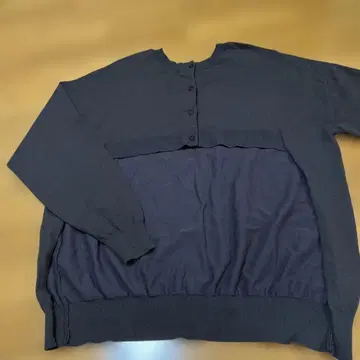 그레이지 버튼 니트