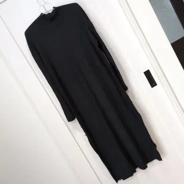 GRACECONTINENTAL 블랙 리브 하이넥 롱 원피스