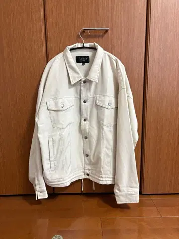 AIVER 화이트 자켓 L 사이즈