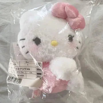 헬로키티 50주년 기념샵 한정판 봉제 인형 속눈썹