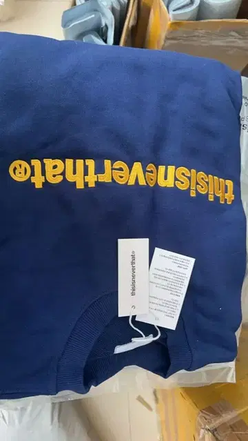 디스이즈네버댓 네이비 맨투맨 남녀 공용