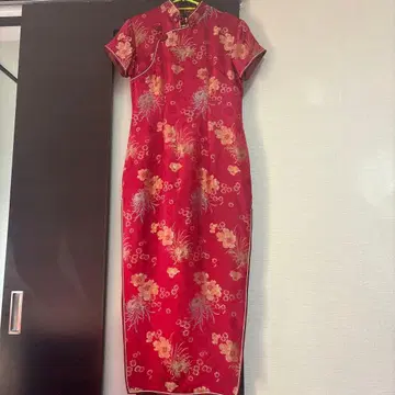 빨간색 꽃무늬 자수 차이나 드레스 38