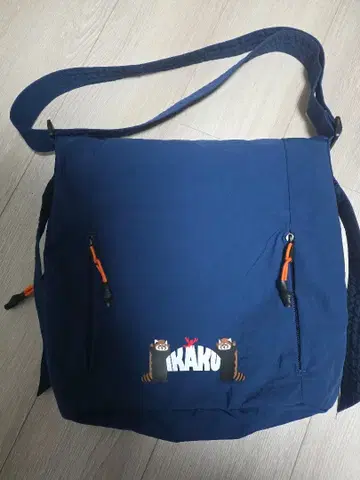 그라니프 IKAKU 네이비 숄더백