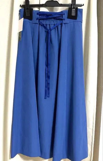 알테마벨 블루 플레어 롱 스커트