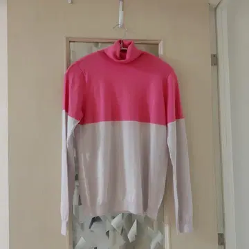 블랑 베일 바이컬러 터틀넥 스웨터