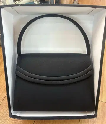 이와사 iwasa 블랙 포멀 백 새틴 절개