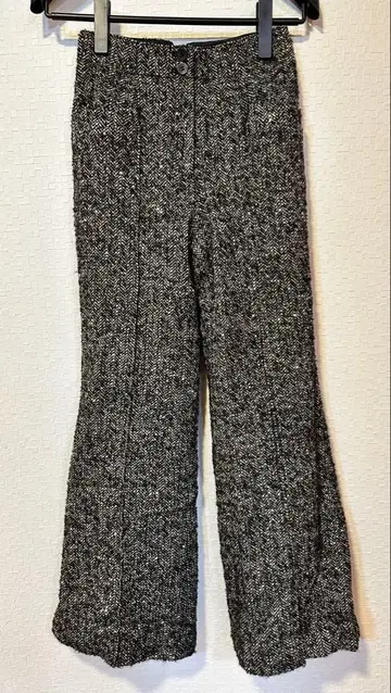 트위드 플레어 팬츠 블랙과 화이트