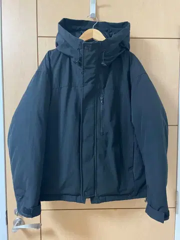 어반 리서치 서니 라벨 후디 다운 자켓 블랙