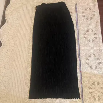 블랙 플리츠 타이트 스커트