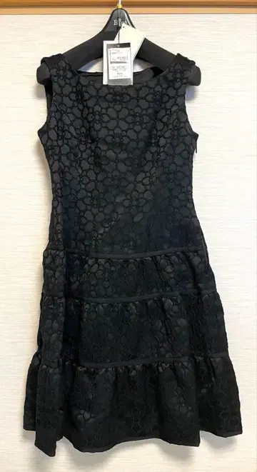 Rene 프랑스제 원단 슬리브리스 원피스 블랙 꽃