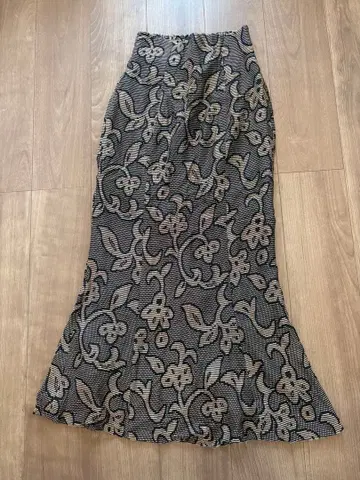 투데이풀 자카드 리프 펜슬 스커트 36