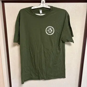 Jerzees 올리브 그린 티셔츠