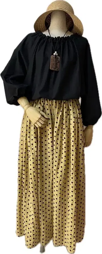 래글런 소매 긴팔 상의 블랙