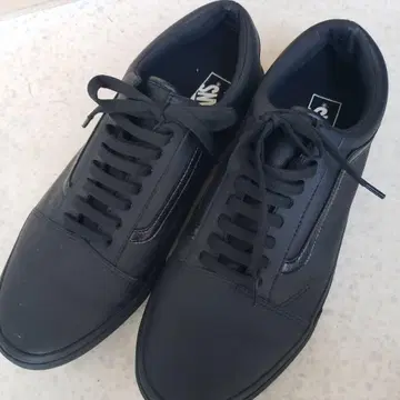 연말 세일 VANS 블랙 스니커즈