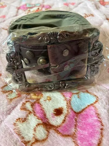 스컬 장식 다크 브라운 벨트