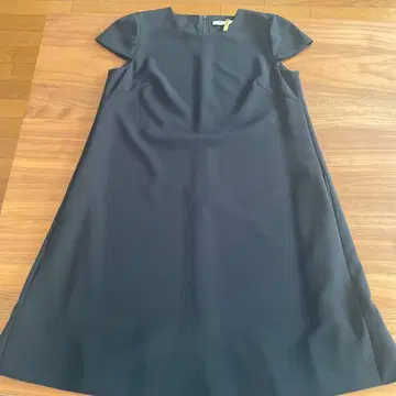 FOXEY NEW YORK 블랙 반팔 무릎 기장 원피스