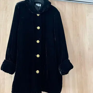 벨로아 소재 코트 약간 빅 사이즈 9호