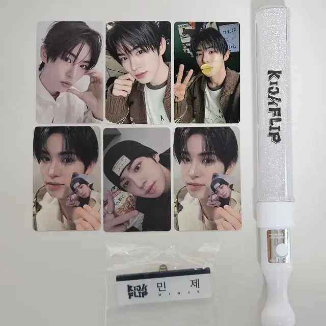 킥플립 민제 포카 응원봉 명찰 양도합니다