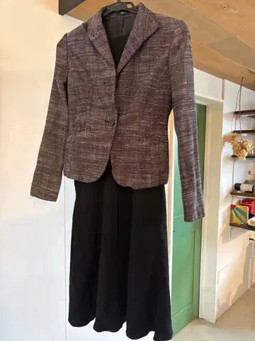 그레이와 블랙 체크 무늬 자켓과 드레스 세트