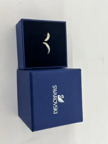 Swarovski 골드톤 크리스탈 반지