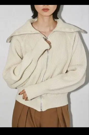 아이보리 리브 니트 지퍼 포함