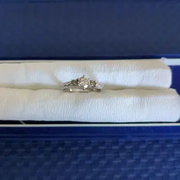 플라티나 900 3개 다이아몬드 반지