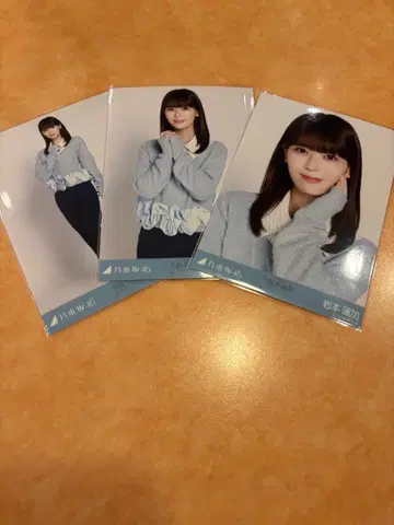 노기자카46 브로마이드 카라 부착 코디 컴프 이와모토 렌카