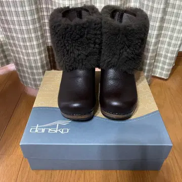 dansko 다크 브라운 어그 부츠