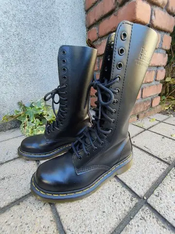 14홀 블랙 롱 부츠 UK5