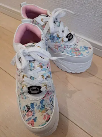 플라워 프린트 통굽 스니커즈 요스케