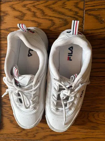 FILA 화이트 스포츠 슈즈