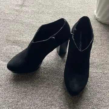 파브리카 모리케티 스웨이드 부츠