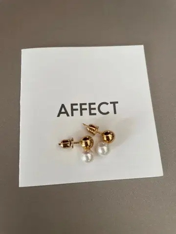 AFFECT 골드 펄 스터드 귀걸이