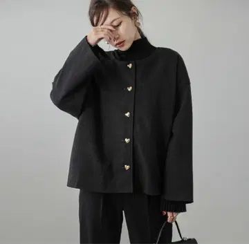 AMELY 2WAY 하트 버튼 숏코트 차콜 그레이